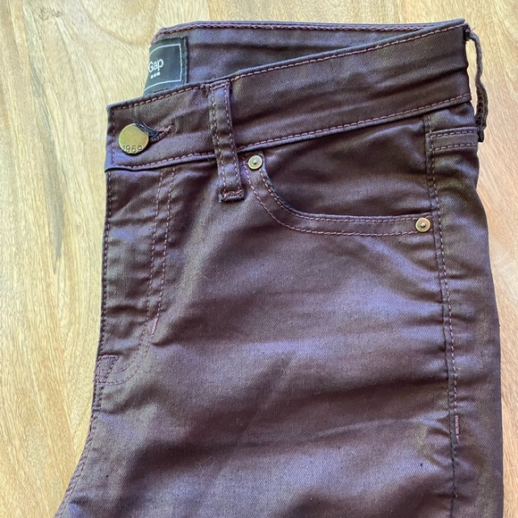 ✨2/$20✨ Textured coloured jeans - Picture 2 of 3